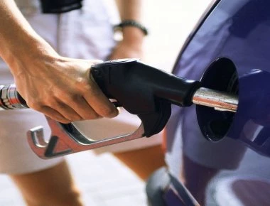 Στη λίστα των 10 χωρών με την ακριβότερη βενζίνη παγκοσμίως η Ελλάδα!